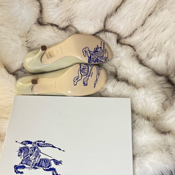 BURBERRY 
85mm Slip-On Leather Pumps
Women’s size EU 37.5 - Picture 4 of 13